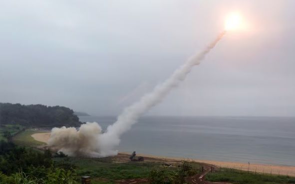 Ucrania confirma que bombardeó región fronteriza rusa; usó misiles ATACMS de origen estadounidense
