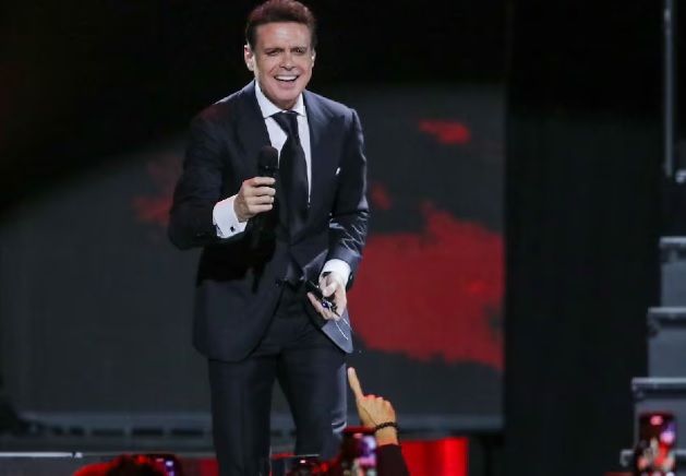 Hijo mayor de Luis Miguel prepara su debut como cantante