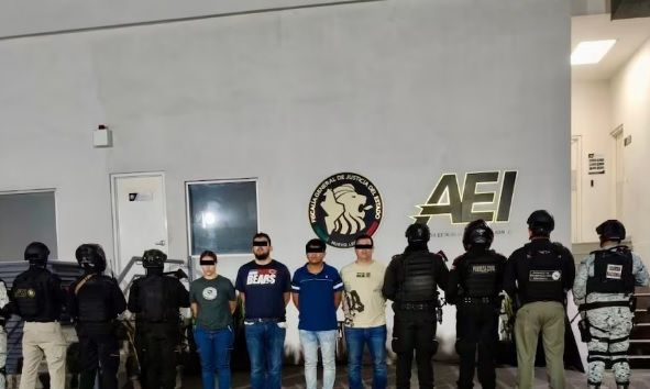 Ataque armado deja 5 detenidos y 3 muertos en panteón de La Estanzuela, Monterrey; una niña de 10 años, entre las víctimas Ataque armado deja 5 detenidos y 3 muertos en panteón de La Estanzuela, Monterrey; una niña de 10 años, entre las víctimas