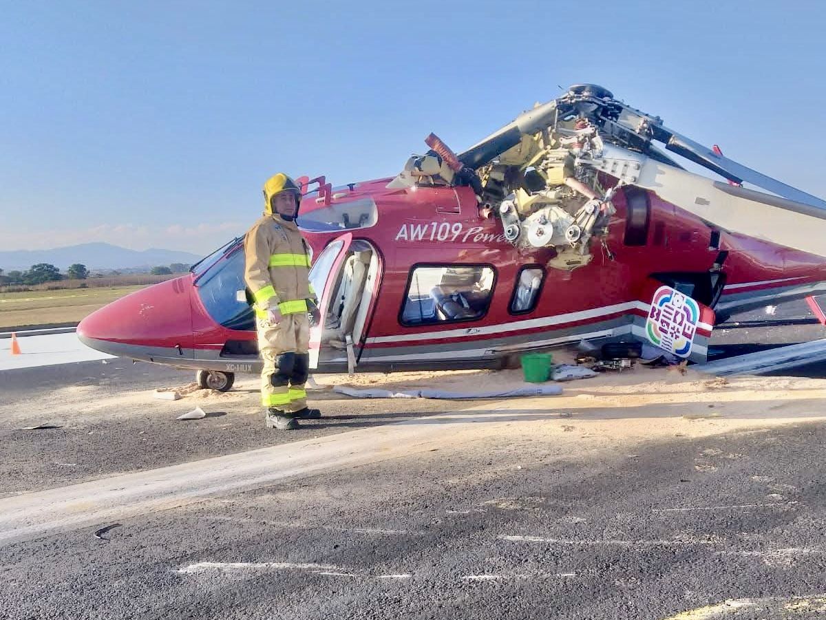 Se acabó el “show”: helicóptero oficial adaptado como ambulancia se desplomó en el Aeropuerto de Xoxocotlán Se acabó el “show”: helicóptero oficial adaptado como ambulancia se desplomó en el Aeropuerto de Xoxocotlán