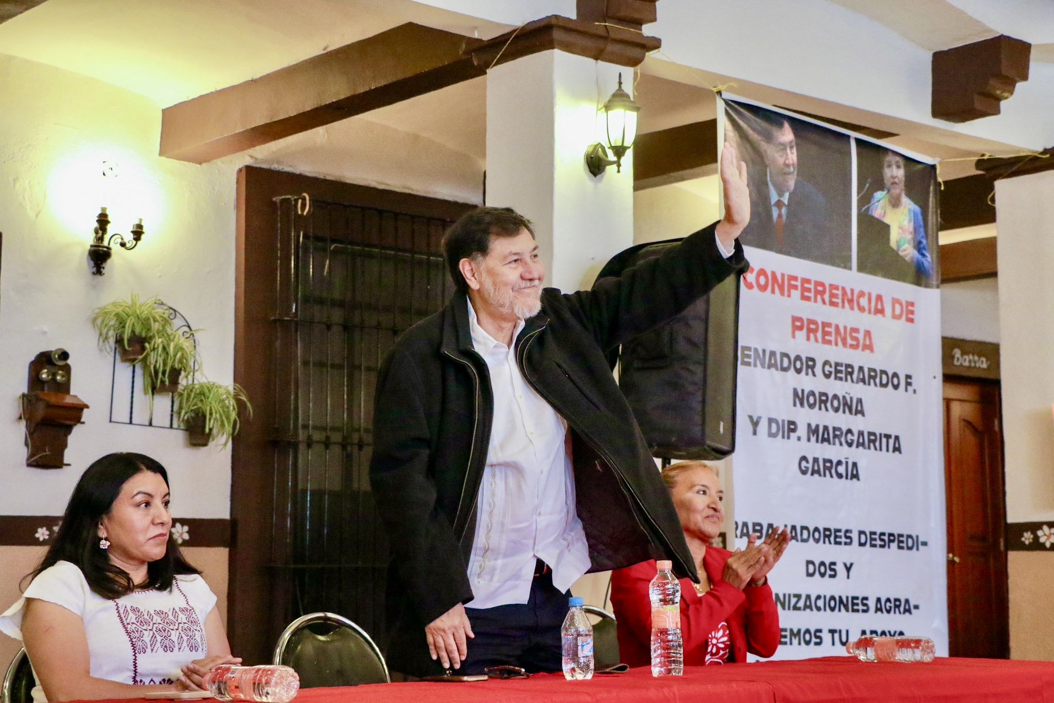 «Despido de los mil 344 burócratas estatales fue un atropello de Salomón Jara», reconoce Fernández Noroña