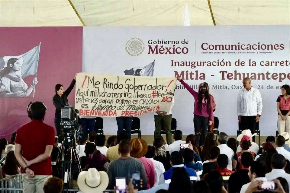 “Me rindo, gobernador, usted y Vera Carrizal ganan; las mujeres no tenemos justicia en Oaxaca” “Me rindo, gobernador, usted y Vera Carrizal ganan; las mujeres no tenemos justicia en Oaxaca”