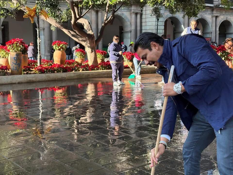 Raymundo Chagoya empieza su gestión en Oaxaca capital violando el artículo 57 de la Ley del Sistema Estatal de Seguridad Pública Raymundo Chagoya empieza su gestión en Oaxaca capital violando el artículo 57 de la Ley del Sistema Estatal de Seguridad Pública
