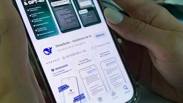 DeepSeek limita nuevos registros de usuarios tras ciberataques; la app de IA provocó un “terremoto bursátil” DeepSeek limita nuevos registros de usuarios tras ciberataques; la app de IA provocó un “terremoto bursátil”