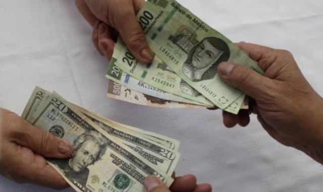 Dólar abre con 20.79 al mayoreo; peso mexicano y petróleo sufren retroceso Dólar abre con 20.79 al mayoreo; peso mexicano y petróleo sufren retroceso