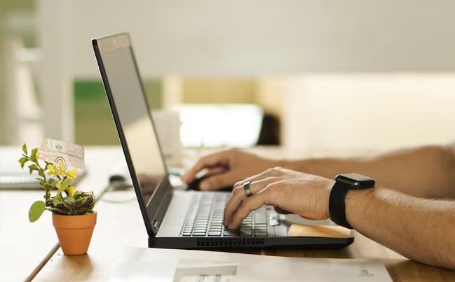 Trabajo formal, con tropezón récord en diciembre de 2024