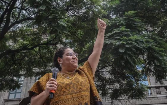 Lenia Batres pide al INE nombrarla “Ministra del Pueblo” en boleta de elección judicial; busca evitar que se haga mal uso Lenia Batres pide al INE nombrarla “Ministra del Pueblo” en boleta de elección judicial; busca evitar que se haga mal uso