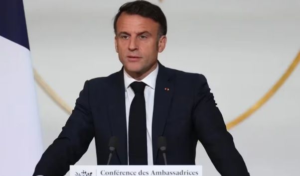 Macron acusa a Musk de «apoyar una nueva internacional reaccionaria»; alerta incertidumbre por mundo en «desorden»