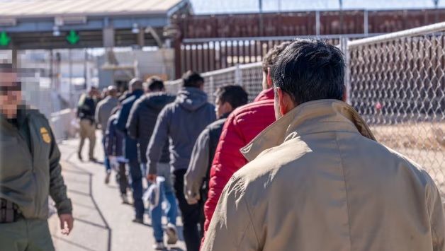 Continúan deportaciones de migrantes por frontera de San Luis Río Colorado, Sonora; endurecen sanciones por ingreso ilegal Continúan deportaciones de migrantes por frontera de San Luis Río Colorado, Sonora; endurecen sanciones por ingreso ilegal