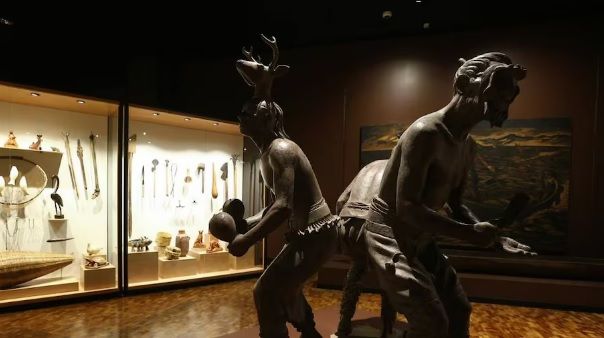 Sheinbaum rinde homenaje a culturas indígenas Sheinbaum rinde homenaje a culturas indígenas