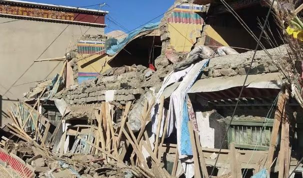 Suman 126 muertos por terremoto en el Tibet, oeste de China; más de mil casas resultaron dañadas Suman 126 muertos por terremoto en el Tibet, oeste de China; más de mil casas resultaron dañadas