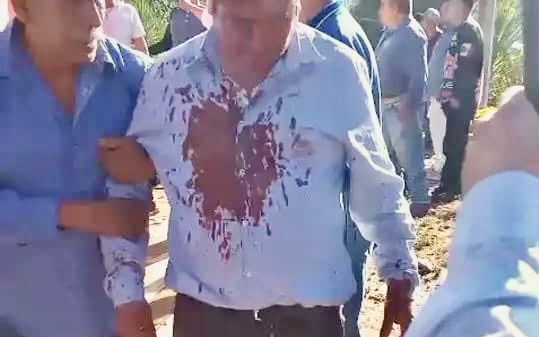 Se enfrentan grupos opositores en elecciones de agente municipal de Los Naranjos Esquipulas, en Pochutla; un herido Se enfrentan grupos opositores en elecciones de agente municipal de Los Naranjos Esquipulas, en Pochutla; un herido