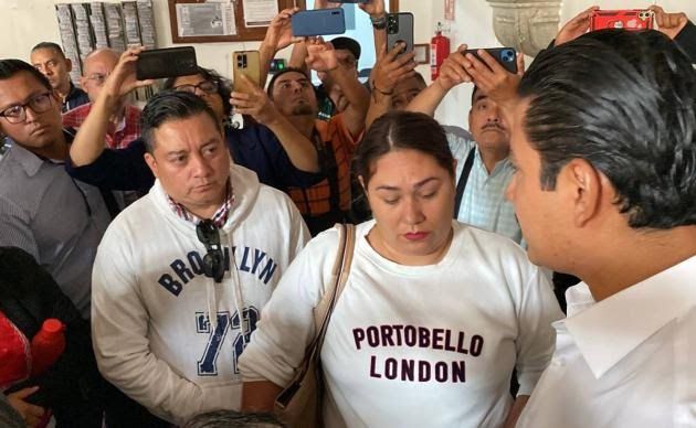 Trabajadores del Ayuntamiento de Oaxaca de Juárez denuncian hostigamiento y despidos por negarse a firmar renuncias