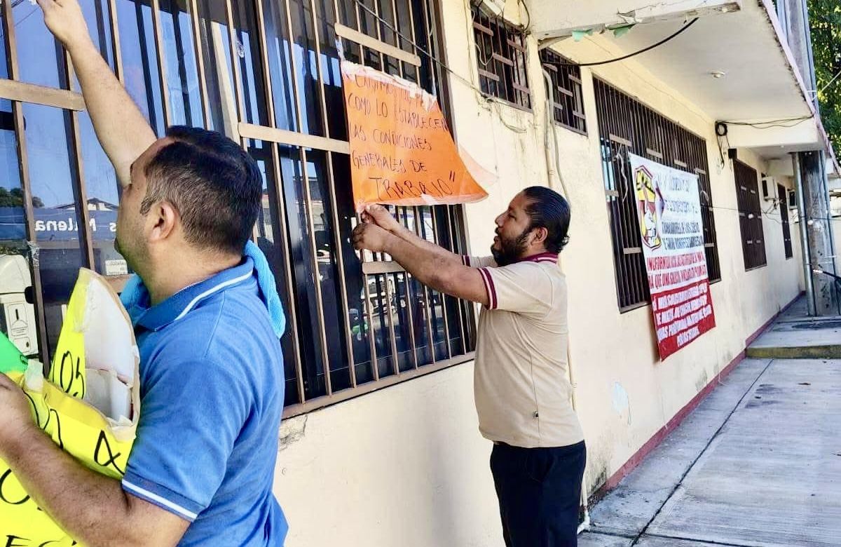Trabajadores del IMSS Bienestar Oaxaca exigen destitución de funcionarios por corrupción y nepotismo