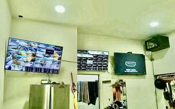 Con cámaras, el «Comandante Viento» tenía vigilada la ciudad de Juchitán; el Ejército desmanteló su «mini C5» Con cámaras, el «Comandante Viento» tenía vigilada la ciudad de Juchitán; el Ejército desmanteló su «mini C5»