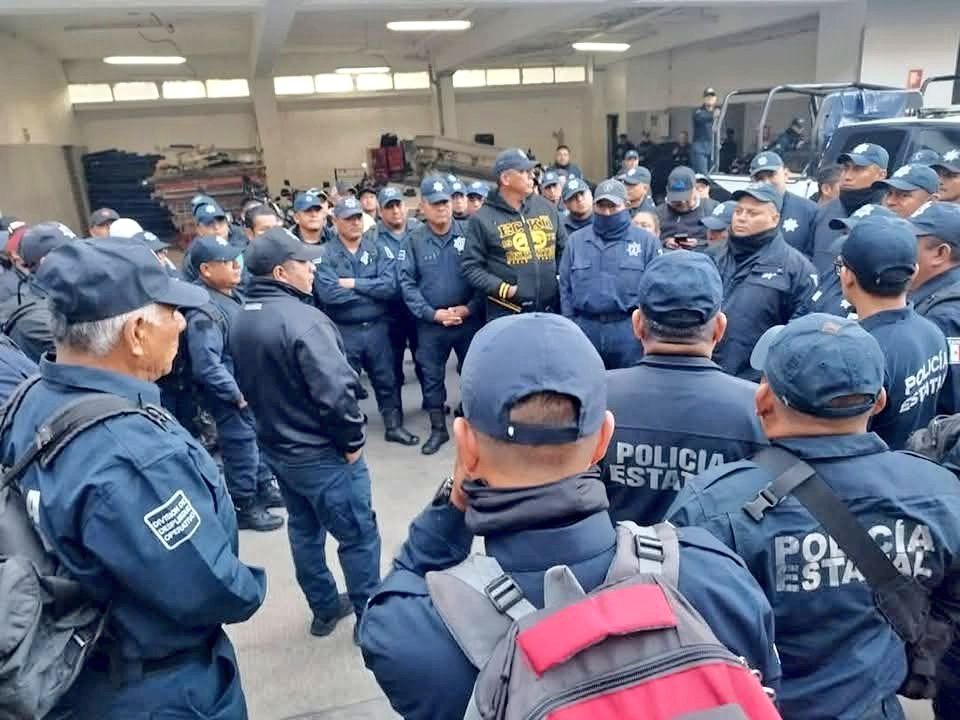 Estalla paro en la Policía Estatal; exigen a Salomón Jara mejores condiciones de trabajo y terminar con espionaje y persecución laboral Estalla paro en la Policía Estatal; exigen a Salomón Jara mejores condiciones de trabajo y terminar con espionaje y persecución laboral