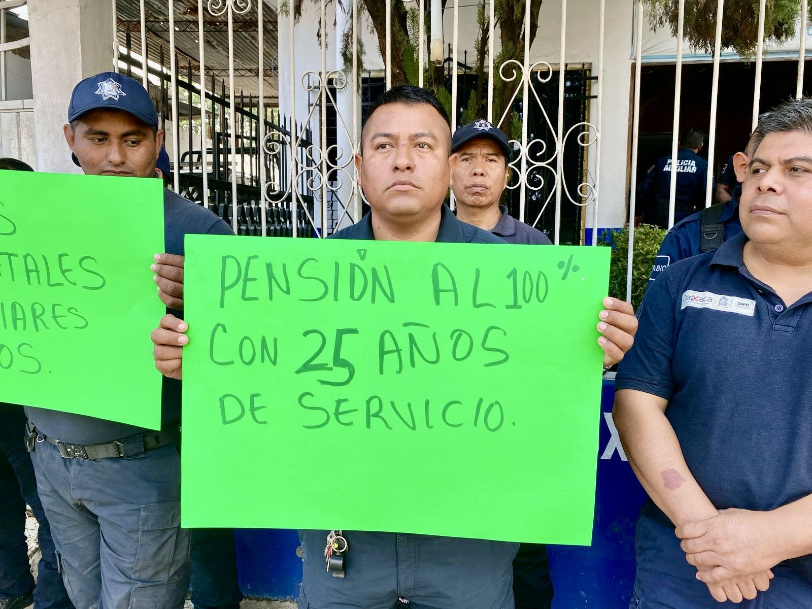 Se suman al paro de la Policía Estatal, elementos de la PABIC de Tuxtepec; respaldan demandas y exponen las suyas Se suman al paro de la Policía Estatal, elementos de la PABIC de Tuxtepec; respaldan demandas y exponen las suyas