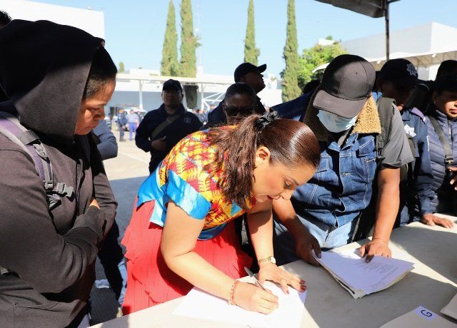 Policías estatales en paro aceptan pausa de 15 días para que Gobierno de Oaxaca cambie mandos en SSPCO