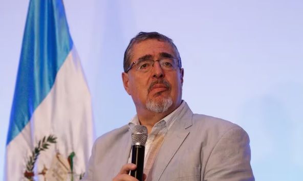 Guatemala recibirá migrantes de otros países deportados de EU; presidente Bernardo Arévalo anuncia acuerdo “tercer país seguro”