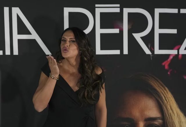 Karla Sofía Gascón: Ministro de Cultura de España lamenta mensajes de odio de la actriz