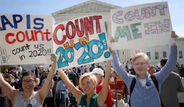 Jueza ordena pausar orden de Trump sobre ciudadanía por nacimiento; ningún tribunal de EU ha apoyado interpretación de la 14 enmienda