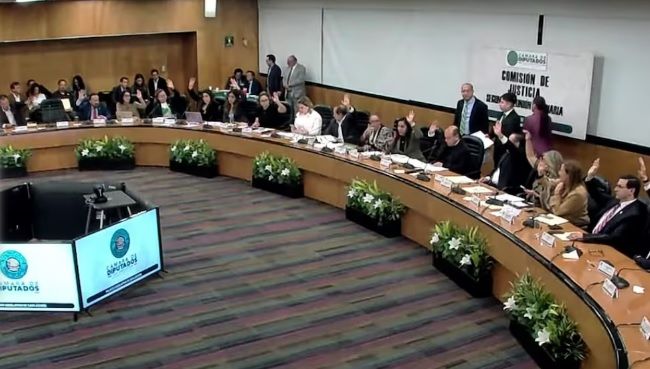 Comisión de justicia avala reformas a Ley de Amparo; establecen
