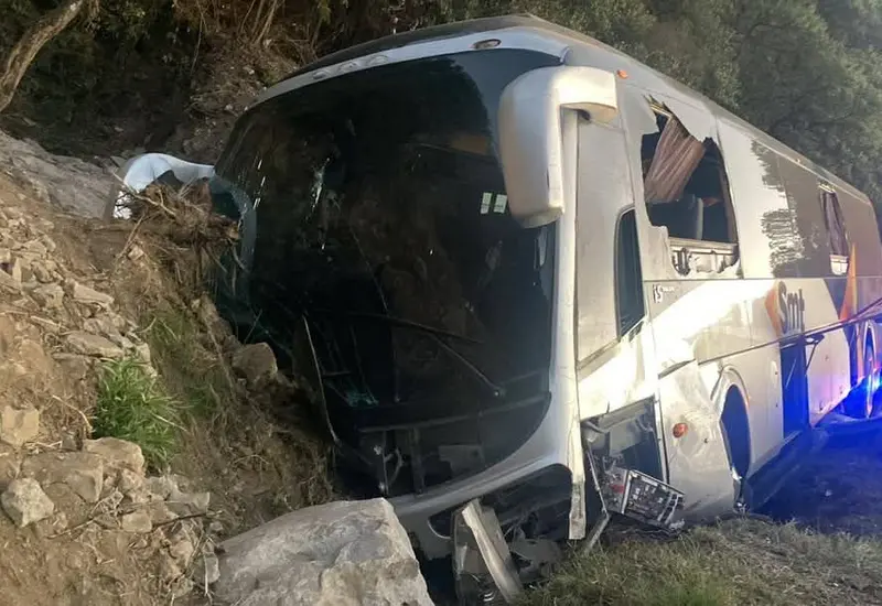 Se accidenta autobús con maestros de Matías Romero en Cumbres de Maltrata; Guardia Nacional reporta varios heridos Se accidenta autobús con maestros de Matías Romero en Cumbres de Maltrata; Guardia Nacional reporta varios heridos