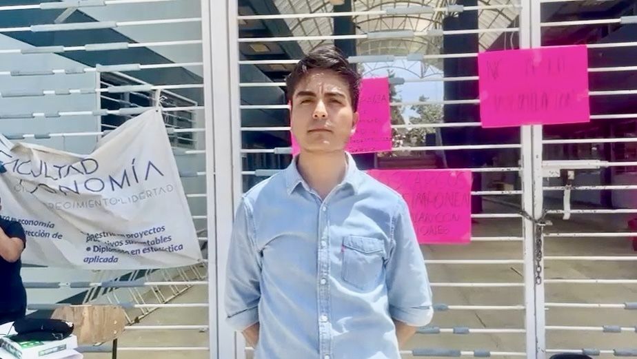 Rector de la UABJO amenaza a consejeros para impedir participación de catedrático por la dirección de la Facultad de Economía