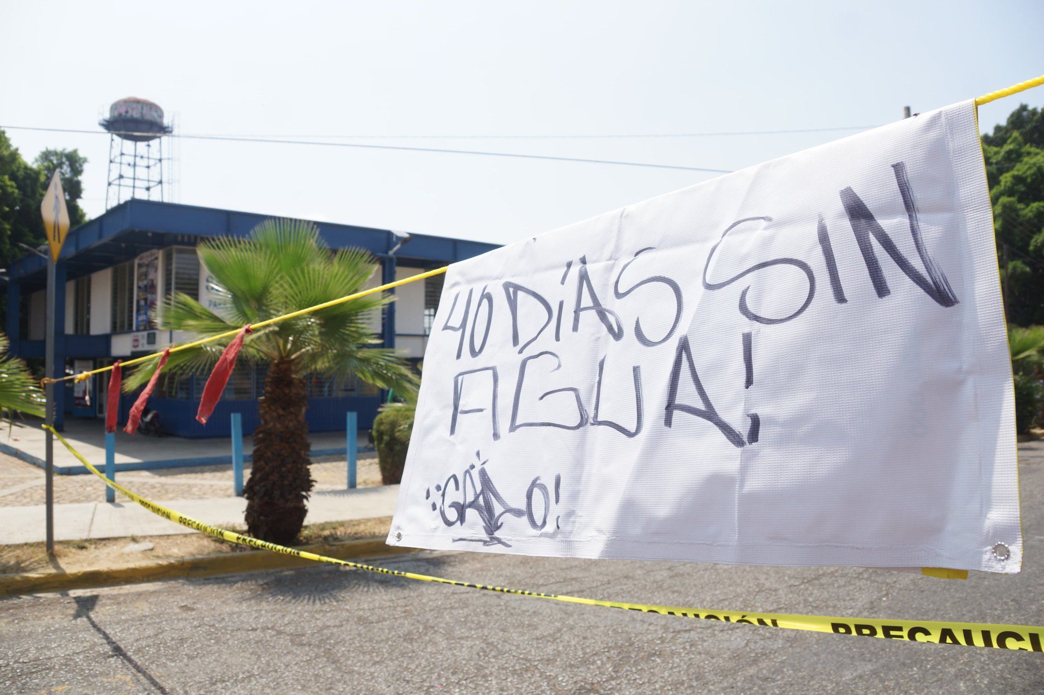 Vuelven las protestas en Oaxaca de Juárez por falta de agua potable; SOAPA, otra vez, no garantiza suministro Vuelven las protestas en Oaxaca de Juárez por falta de agua potable; SOAPA, otra vez, no garantiza suministro