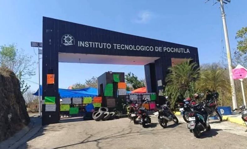 Estudiantes del Tecnológico de Pochutla exigen auditoría y destitución del directivo