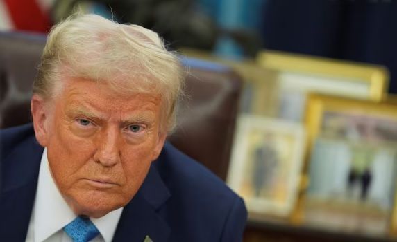 Trump sube a 50% los aranceles para acero y aluminio de Canadá; insiste que el país debería convertirse en estado 51 de EU
