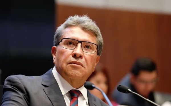Graban a Monreal hablando de negociaciones entre Morena y el PAN para vetar a hijos de AMLO; “no sé de qué me habla”, dice