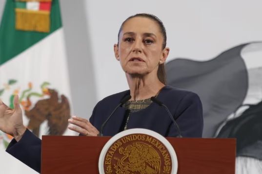 “No es contra México”; Destructor USS Gravely navega en Golfo de México en su territorio vigilando que no entre droga: Sheinbaum