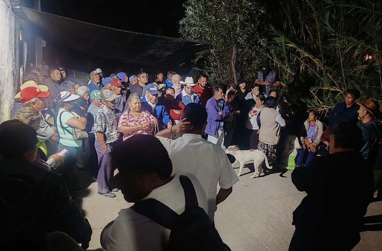 Habitantes de San Agustín Etla hacen guardia y mantienen cierre de válvulas que abastecen de agua a Oaxaca capital
