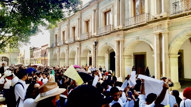 Ahora, universitarios acusan a Jesús Romero, secretario de Gobierno de Oaxaca, de pretender influir en decisiones de la UABJO Ahora, universitarios acusan a Jesús Romero, secretario de Gobierno de Oaxaca, de pretender influir en decisiones de la UABJO
