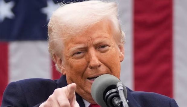 Trump firmará memorándum para impedir que inmigrantes en EU reciban Seguro Social; la ley les impide recibirlos Trump firmará memorándum para impedir que inmigrantes en EU reciban Seguro Social; la ley les impide recibirlos