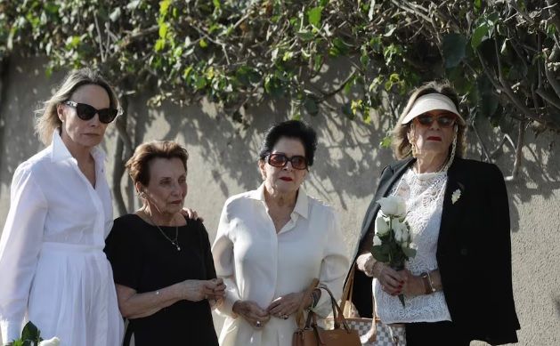 Los restos de Mario Vargas Llosa son cremados y entregados a sus tres hijos Los restos de Mario Vargas Llosa son cremados y entregados a sus tres hijos