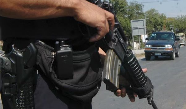 Ejército y Guardia Nacional enfrentan ataque de grupos delictivos en Michoacán; abaten a 6 agresores Ejército y Guardia Nacional enfrentan ataque de grupos delictivos en Michoacán; abaten a 6 agresores