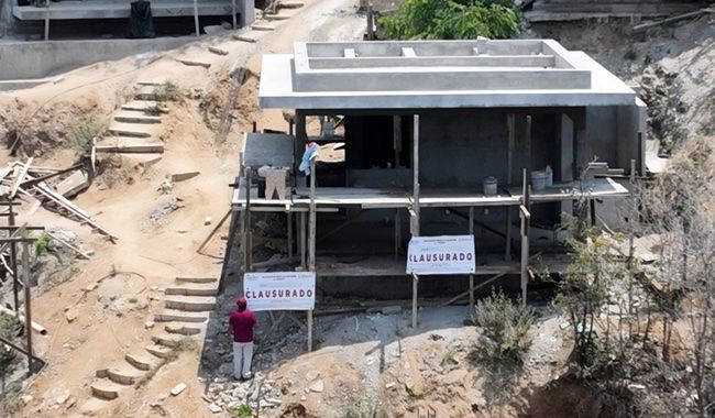 Clausuran obras en playas de Oaxaca por dañar manglares y vegetación forestal