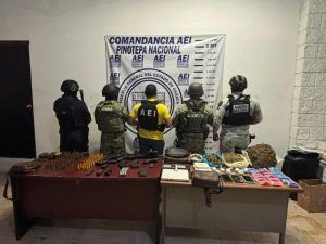 Cateos simultáneos en la Costa de Oaxaca dejan aseguramiento de armas, drogas y cartuchos útiles