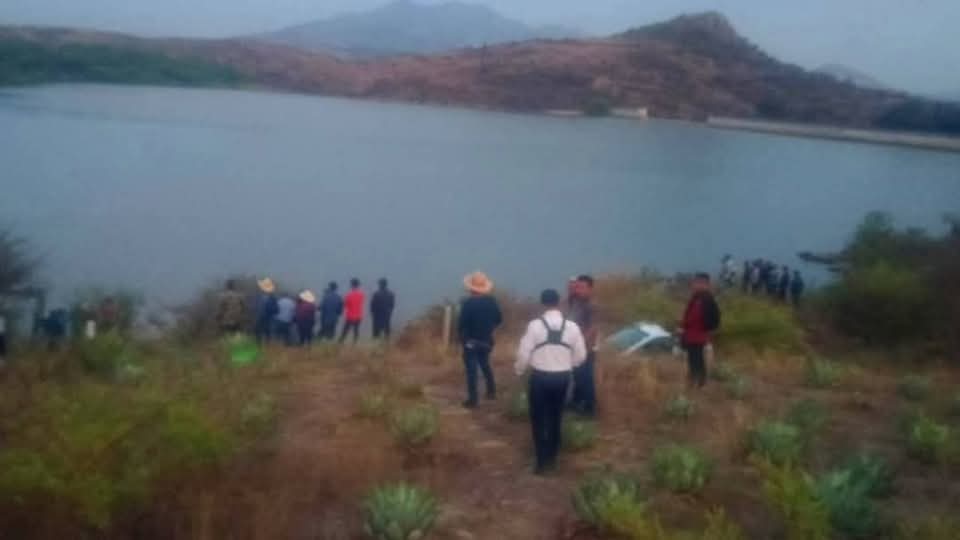 Continúan labores de búsqueda para localizar a menor desaparecido en presa de Ocotlán, Oaxaca Continúan labores de búsqueda para localizar a menor desaparecido en presa de Ocotlán, Oaxaca