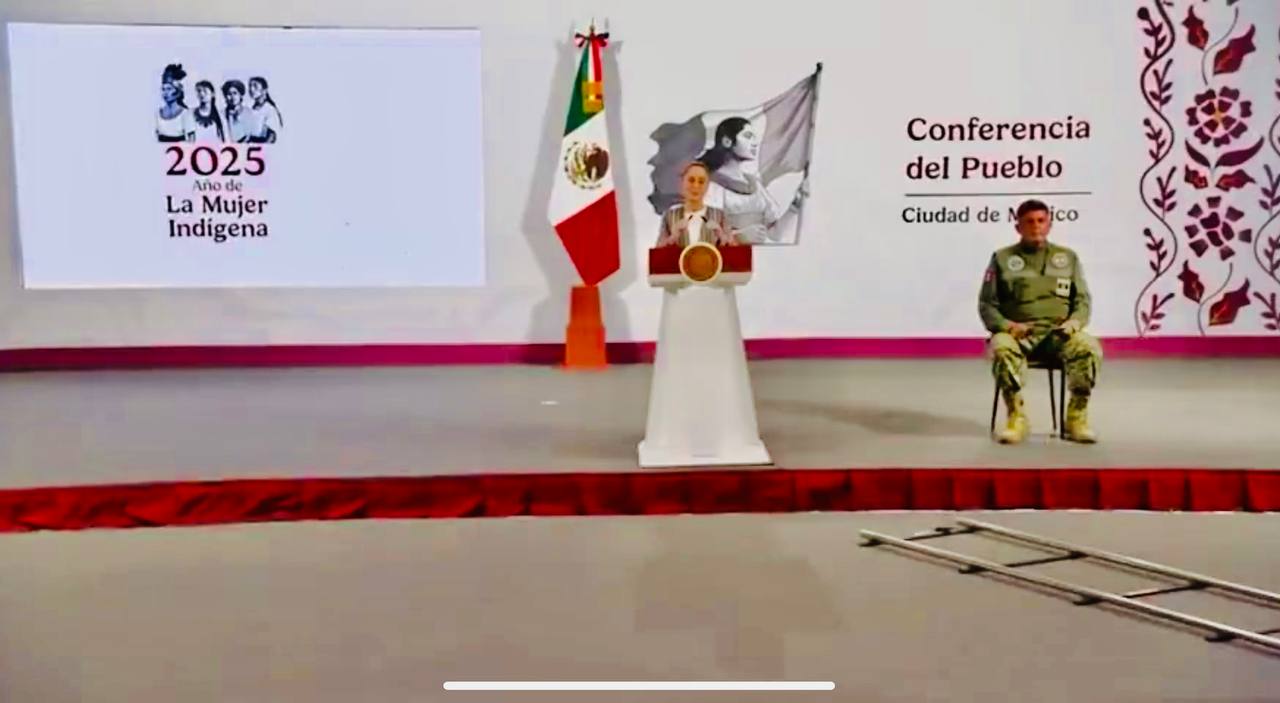 Maestros de la CNTE y Sección 22 sitúan Palacio Nacional; impiden la conferencia mañanera presencial de Sheinbaum