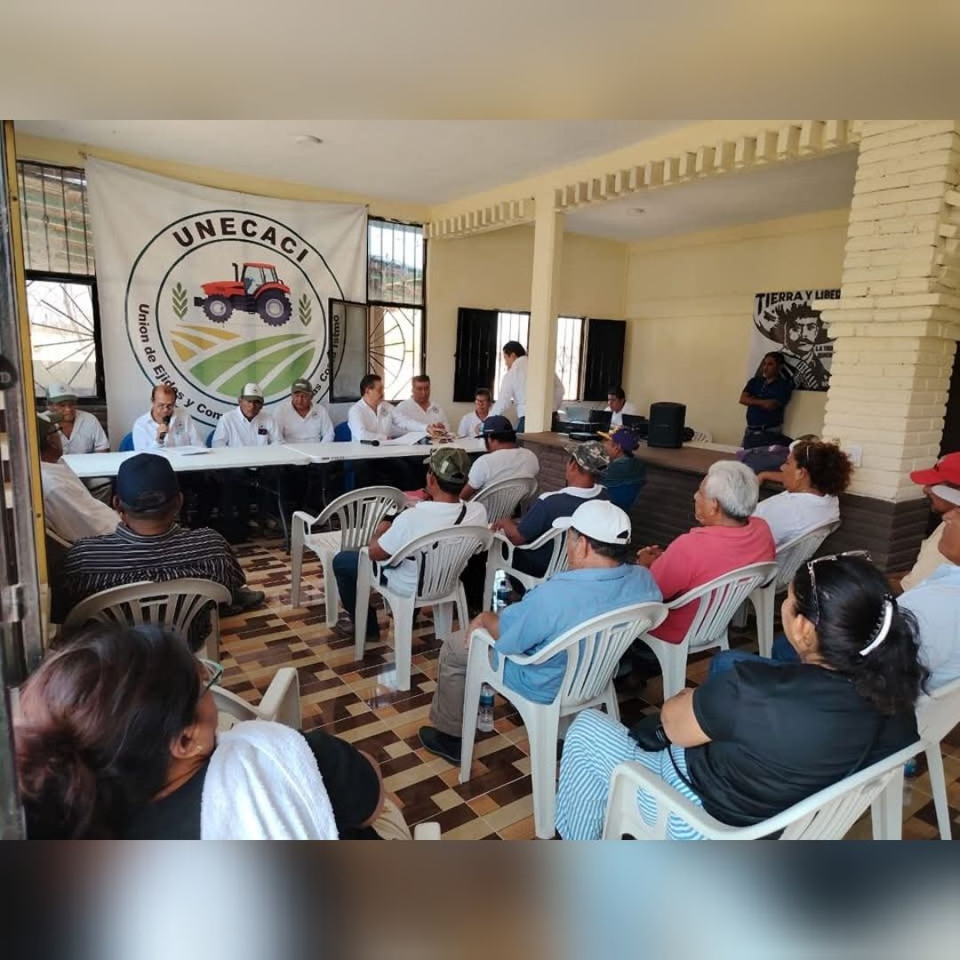 Comunidades agrarias del Istmo bloquean la carretera federal 200 en demanda de pagos pendientes, Oaxaca