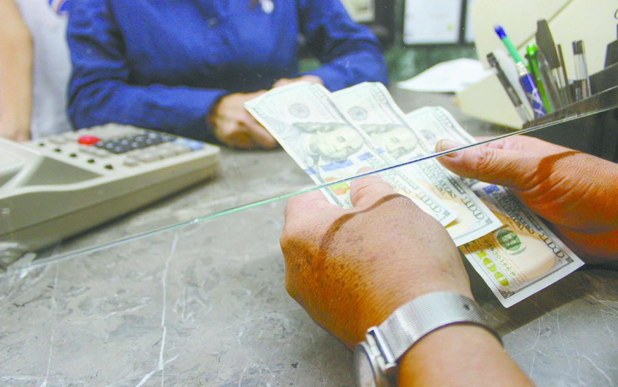 Oaxaca podría perder más de 28 millones de dólares por impuesto a remesas en EE.UU.