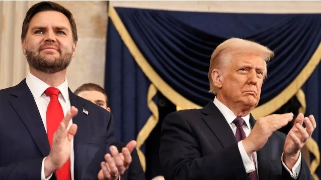 Administración Trump resta importancia a críticas del papa León XIV en X; «estamos orando por él», dice vocera de la Casa Blanca