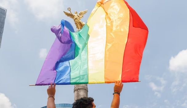 Corte anula leyes discriminatorias para comunidad LGBT; elimina normas sobre terapias de conversión y familias homoparentales Corte anula leyes discriminatorias para comunidad LGBT; elimina normas sobre terapias de conversión y familias homoparentales