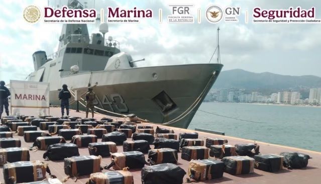 Marina asegura alrededor de 1.3 toneladas de cocaína frente a costas de Guerrero; patrullaje marítimo avistó los bultos