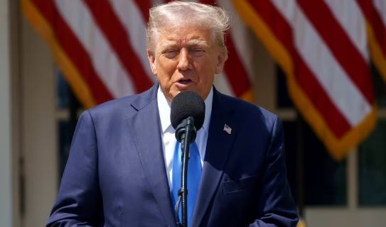 Trump anuncia reducción de precios de medicamentos de hasta 80% en EU; advierte que costos aumentarán «en todo el mundo para igualar»