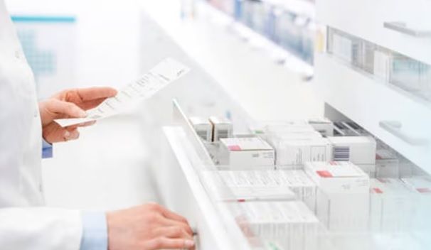 Trump firma orden sobre medicamentos; da 30 días a farmacéuticas para bajar costos o tomará medidas