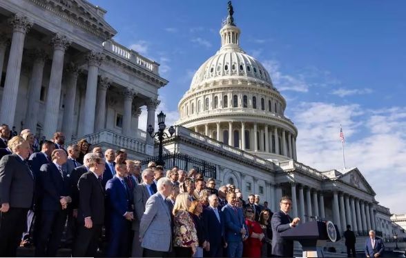 Cámara de Representantes aprueba plan fiscal de Trump y lo envía al Senado; incluye impuesto de 3.5% a remesas